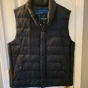 Gap Men’s Puffy Vest (Navy)